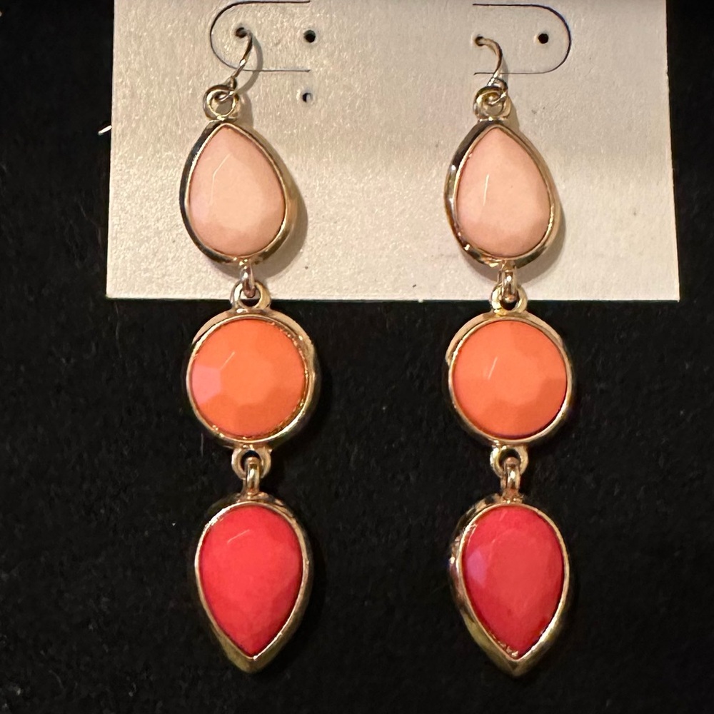 NWT Peach, tangerine orange dangle earrings. 3 tiered.